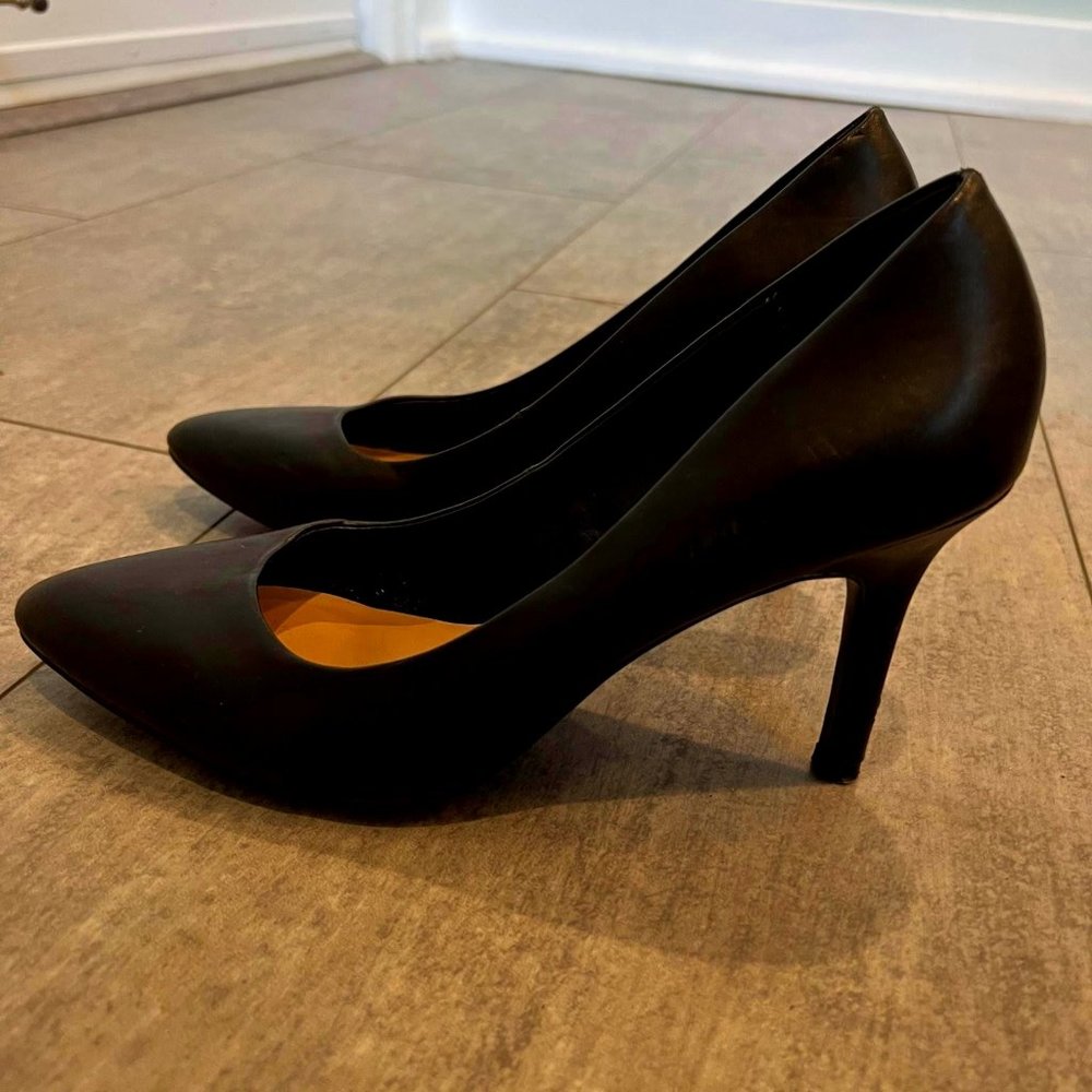 Black Leather High Heel Pumps - Size 10 - Merona - Great Condition!